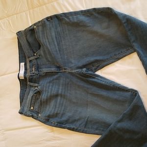 Signature Levi Strauss, Mid Rise Skinny Jeans. Size 12L.